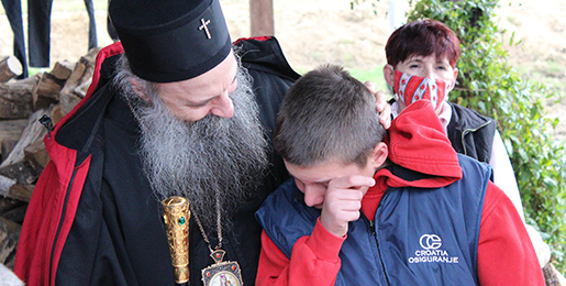 Патријарх Порфирије: Рачунајте на нас, ту смо са вама