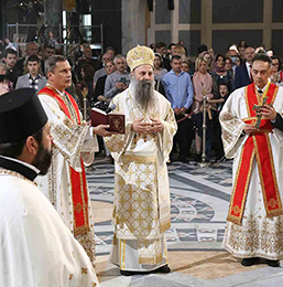Патријарх Порфирије: Опростимо све онима који нас мрзе Васкрсењем Христовим