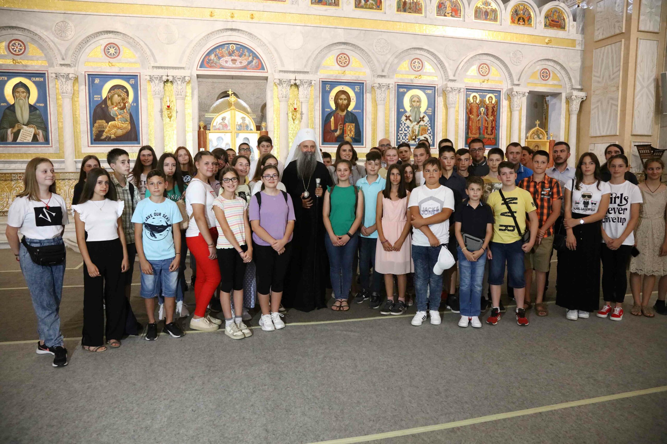 Τα παιδιά από τη Σλαβονία με τον Πατριάρχη στον Ιερό Ναό Αγίου Σάββα