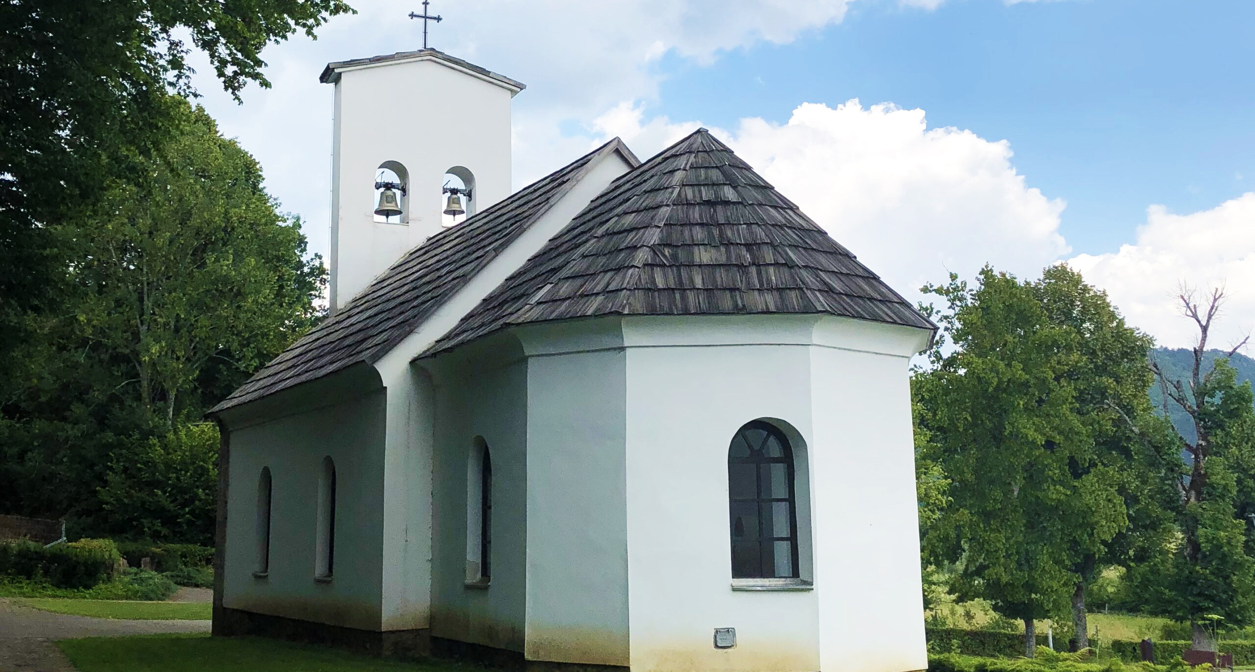 Ο Πατριάρχης της Σερβικής Ορθοδόξου Εκκλησίας στην γενέτειρα του Νίκολα Τέσλα στο Σμίλιαν