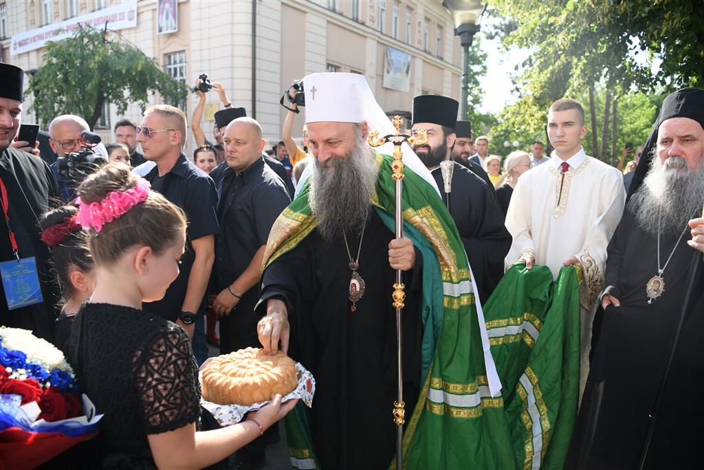 Λαμπρή υποδοχή του Πατριάρχη Σερβίας κ.κ. Πορφυρίου στην Τούζλα