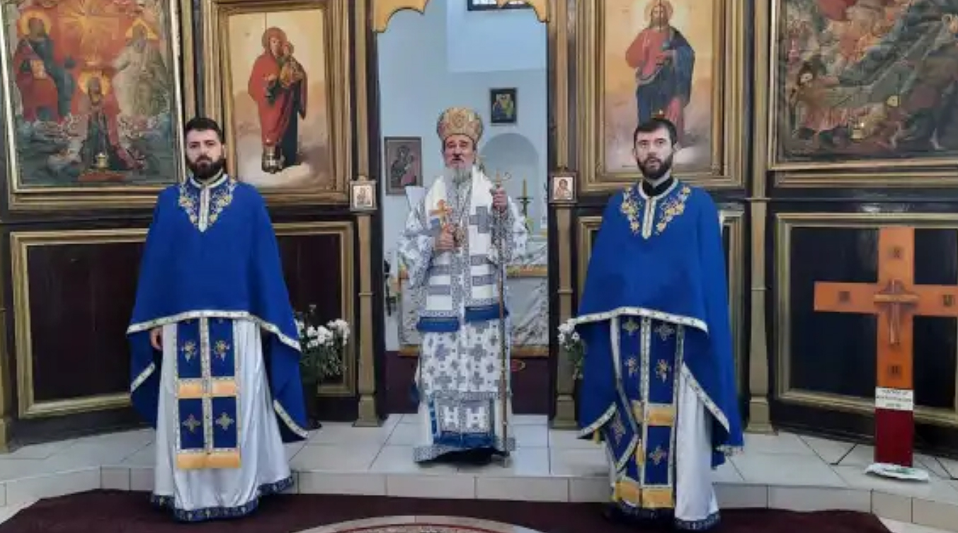 Владика Атанасије богослужио у храму Свете Тројице у Новој Вароши