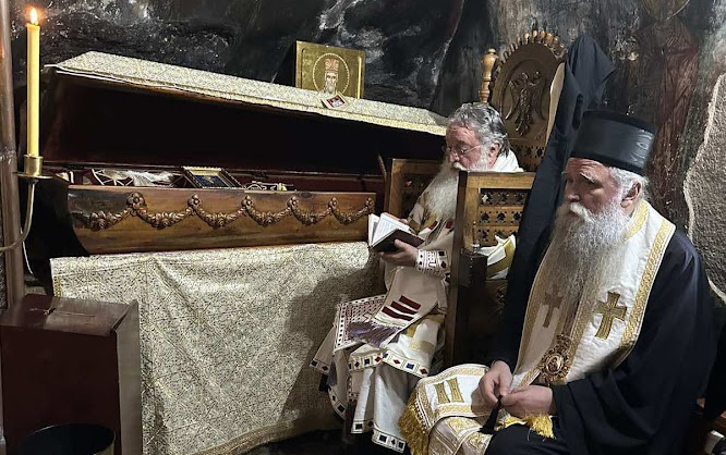 Владика Лонгин богослужио у Острогу