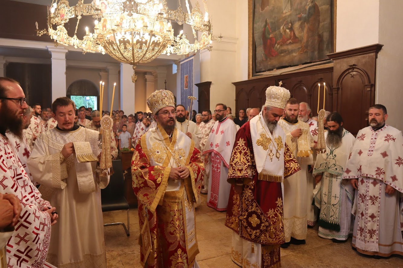 Крсна слава Епархије далматинске