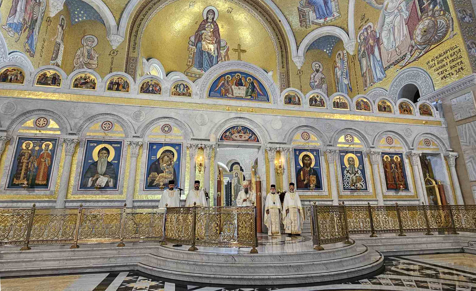 Патриарх Порфирий совершил богослужение в Храме Святого Саввы