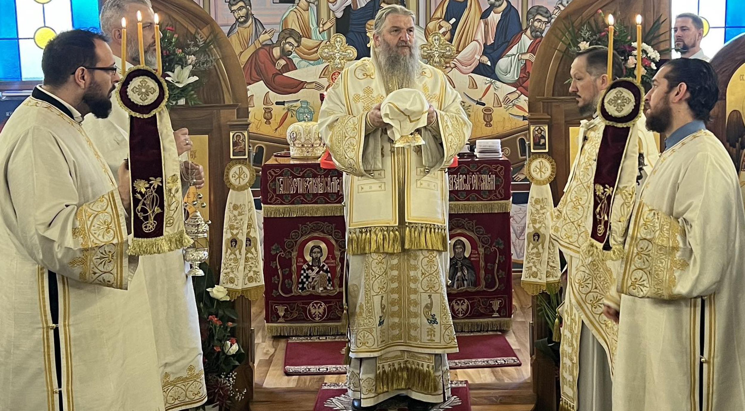 Владика Андреј: Вера је живи однос са Васкрслим Христом испуњен љубављу, надом и поверењем