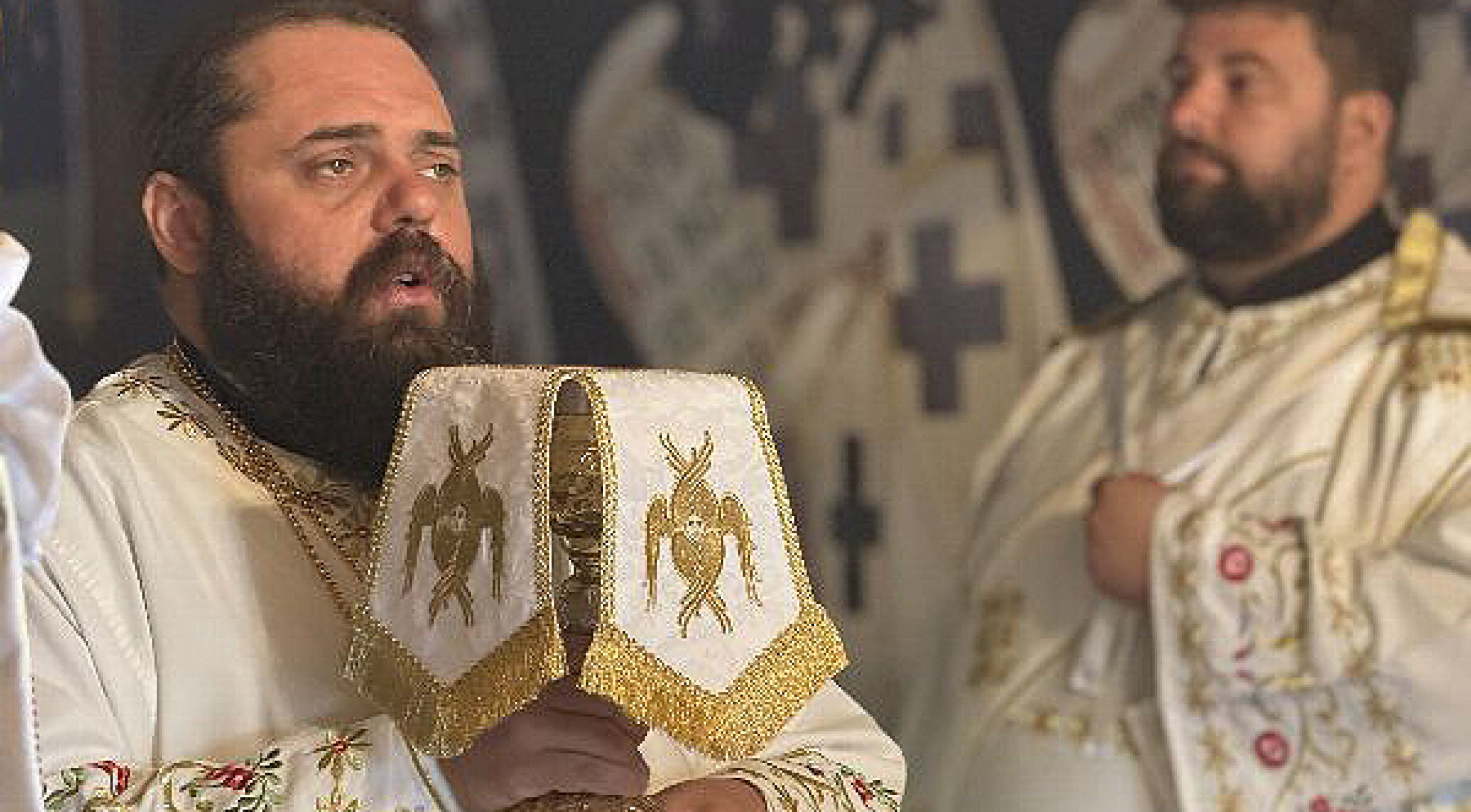 Владика Херувим: Крст Господњи и веру никада не смемо оставити. Нема предаје без обзира на сва искушења!