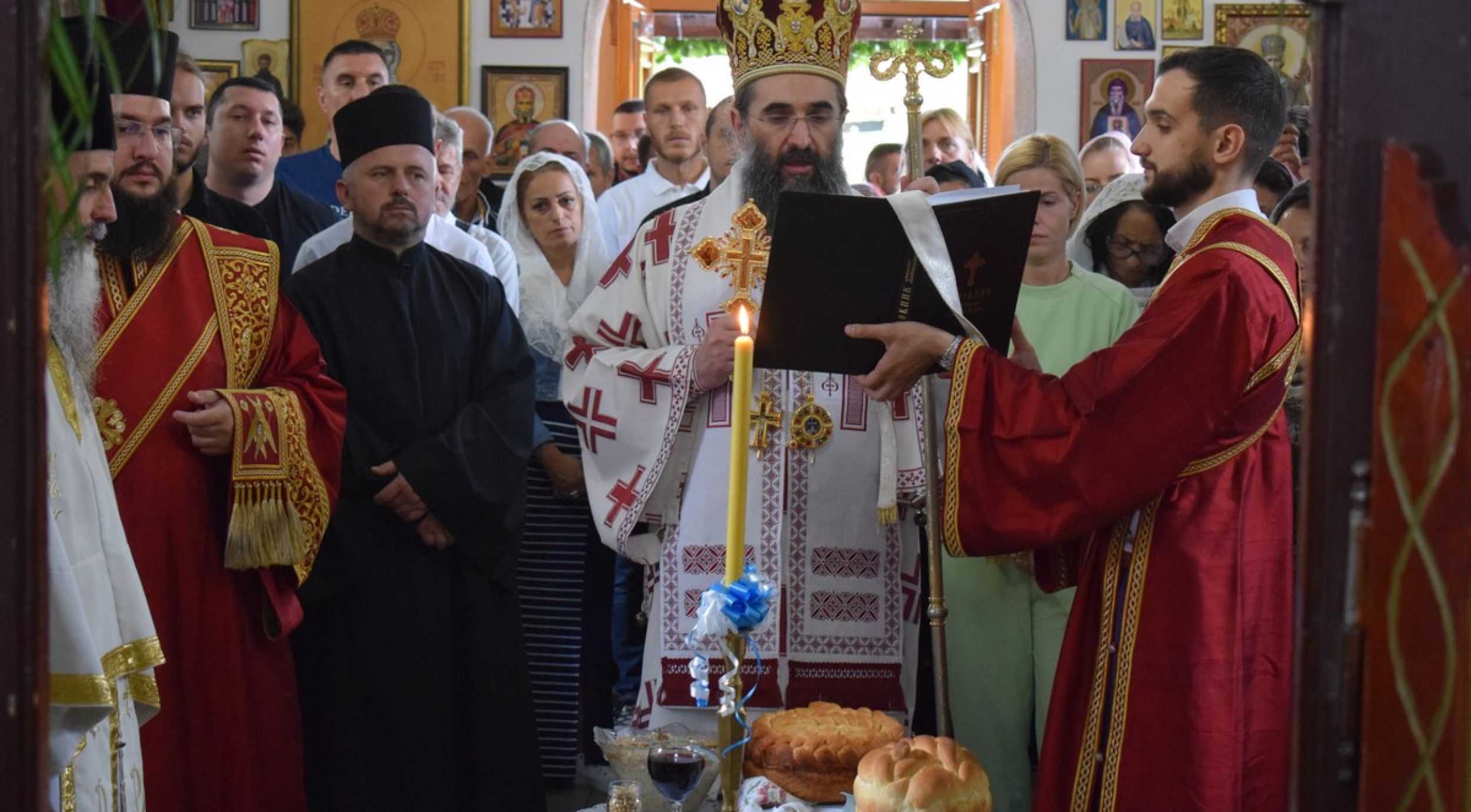 Митрополит Арсеније богослужио у Врелу, Црној Трави, Смиловцима и Пуковцу
