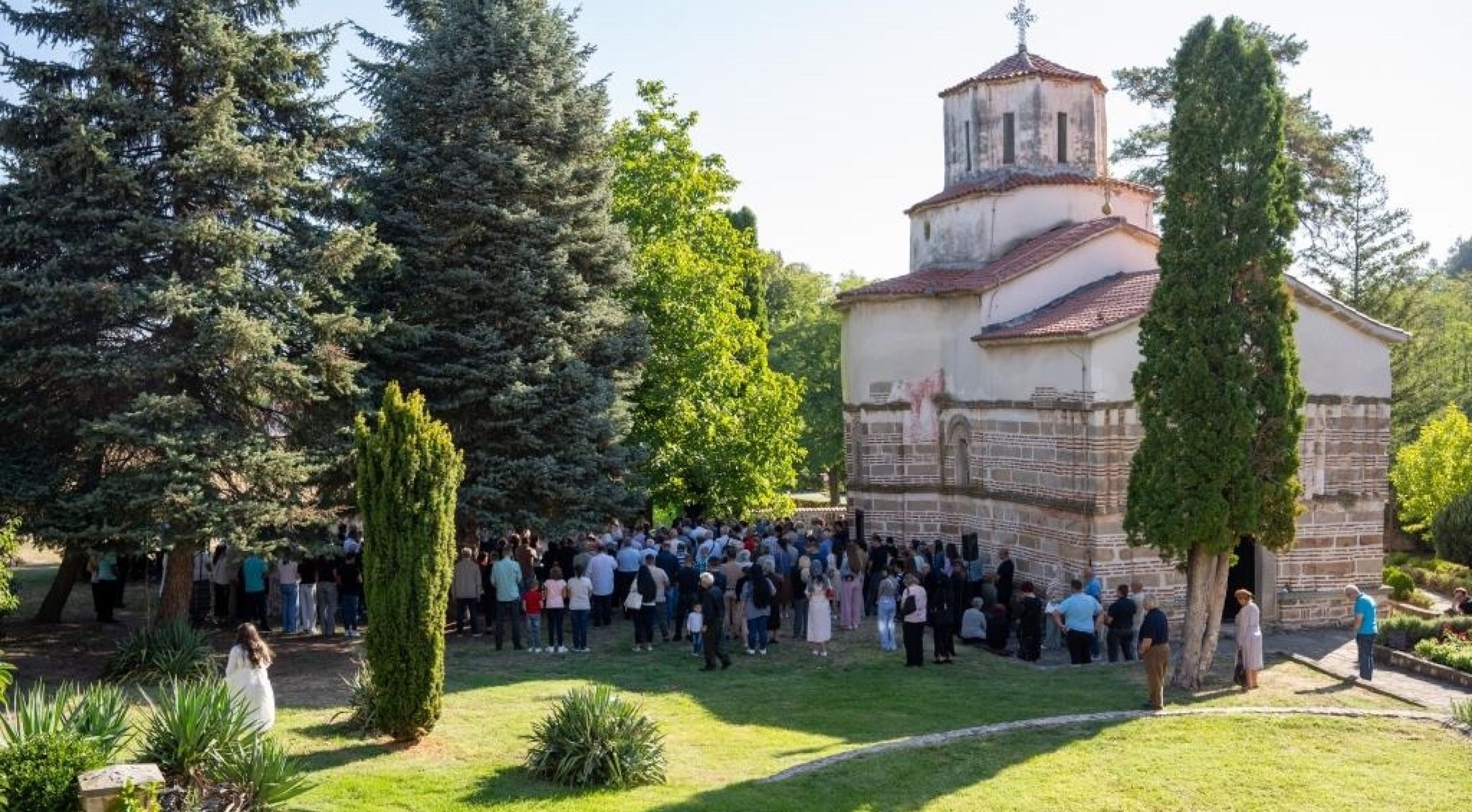 Празник Успења Пресвете Богородице и Осмо Госпојинско Духовно вече у манастиру Велућу