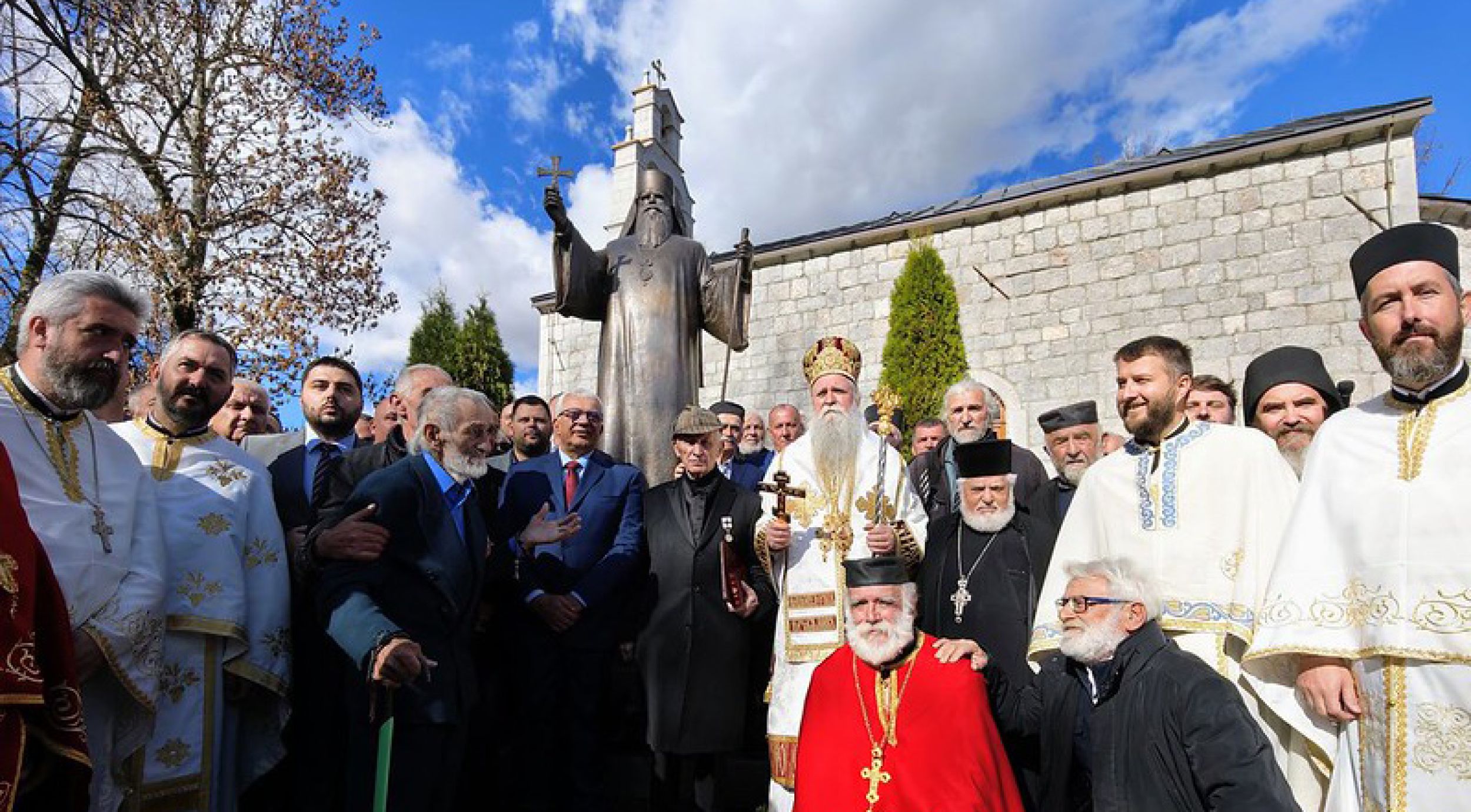 Освећен споменик митрополиту Амфилохију у Колашину