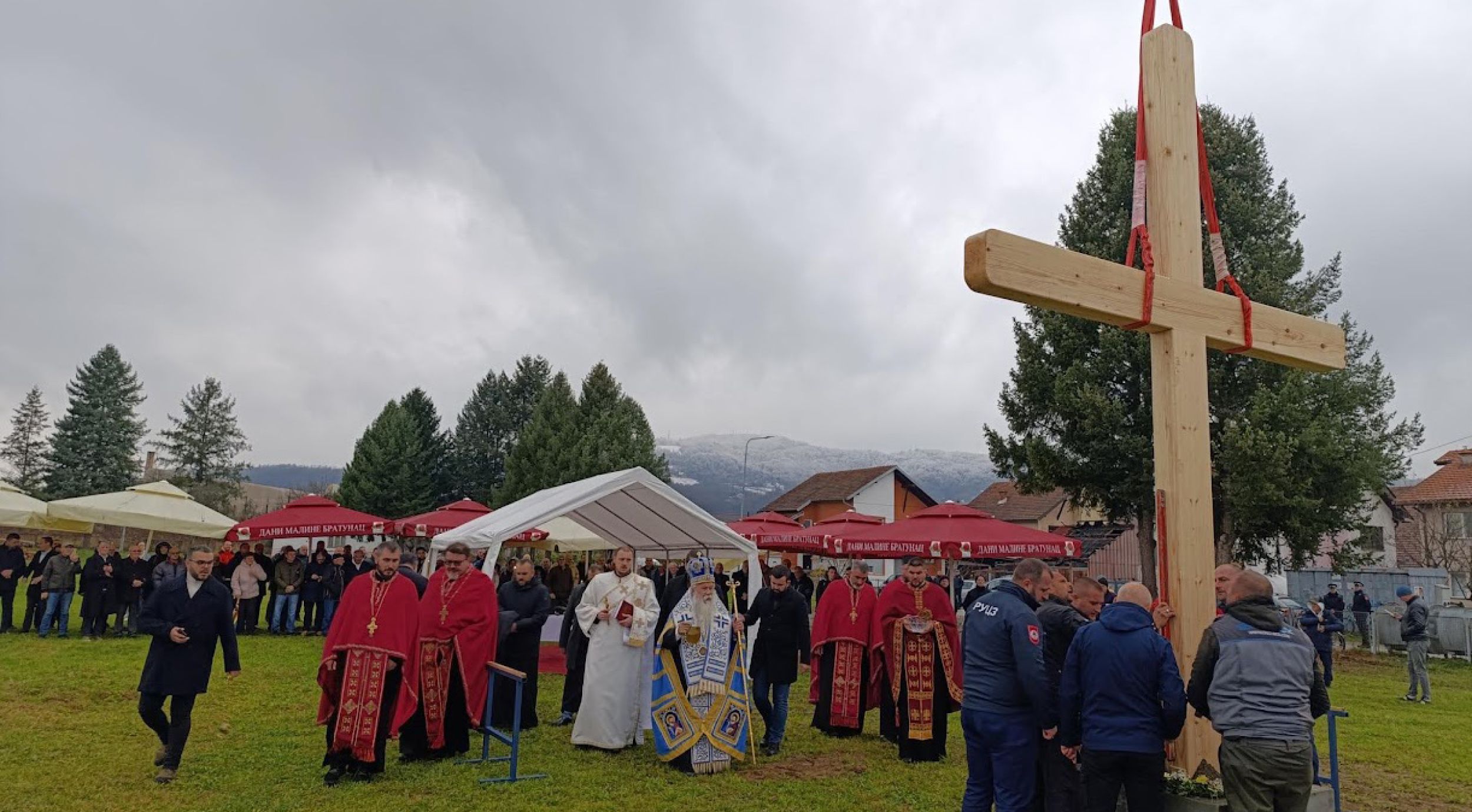 Ниче храм Светог Саве у Братунцу
