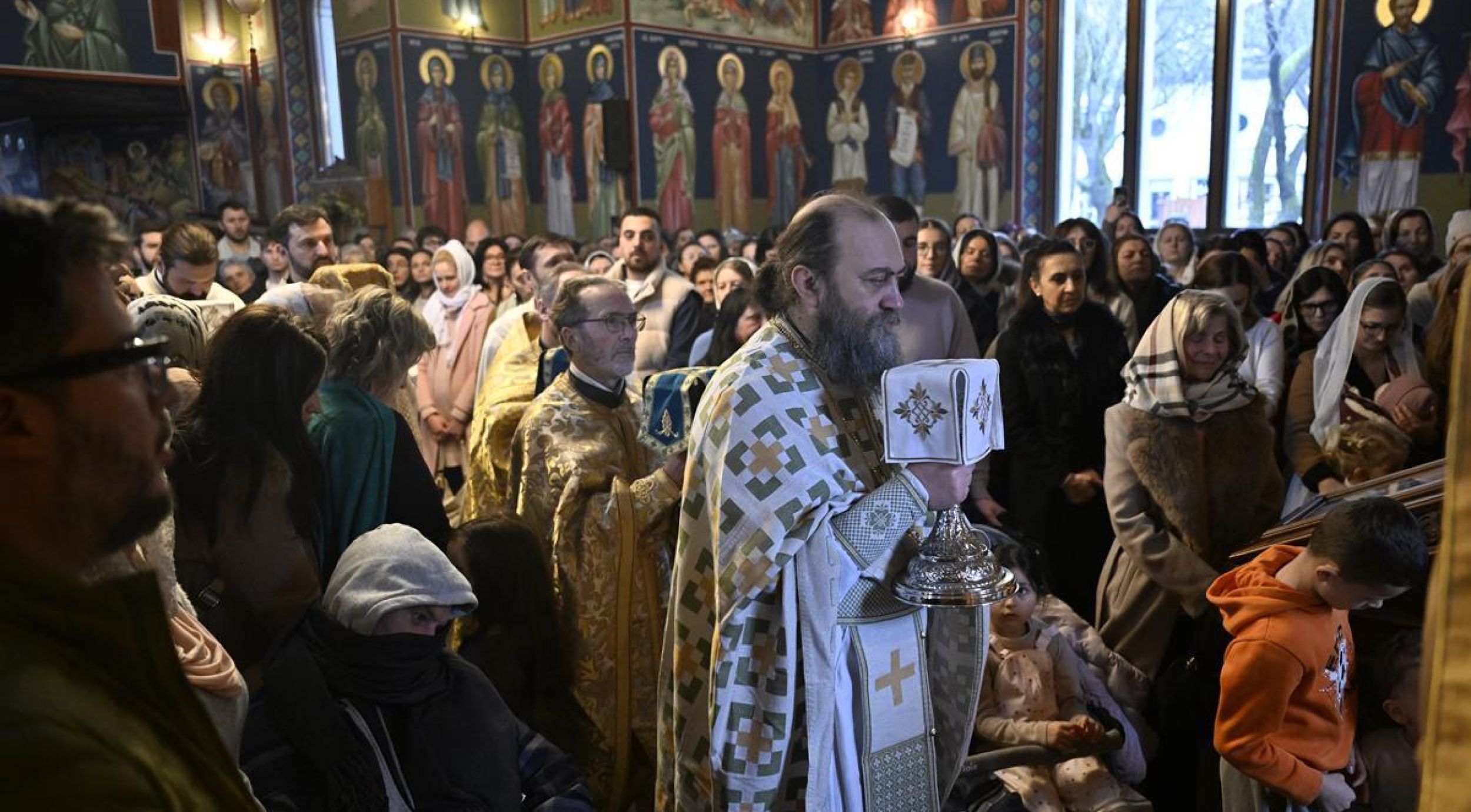 Архијерејска Литургија у Минхену