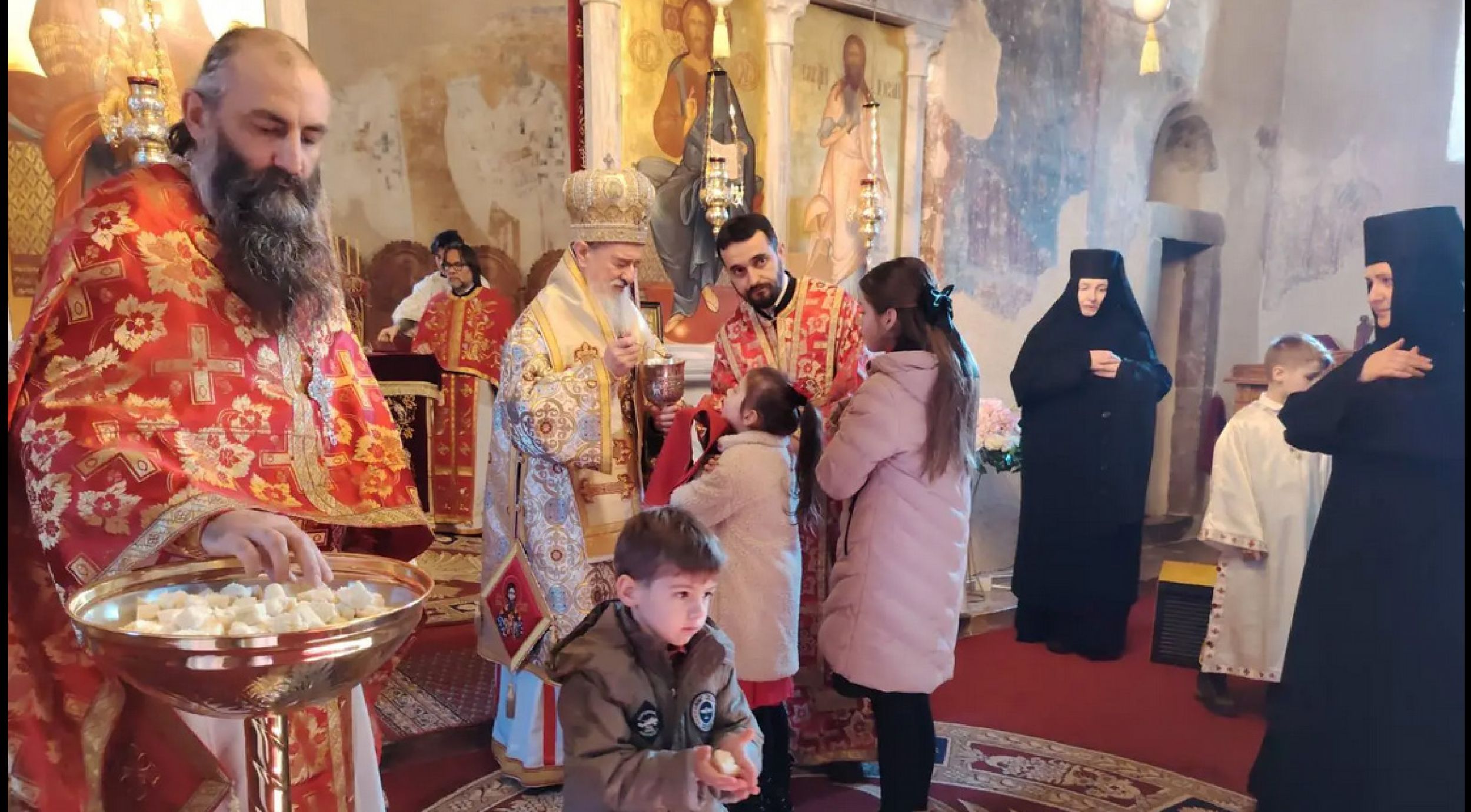 Савиндан свечано прослављен у манастиру Милешеви