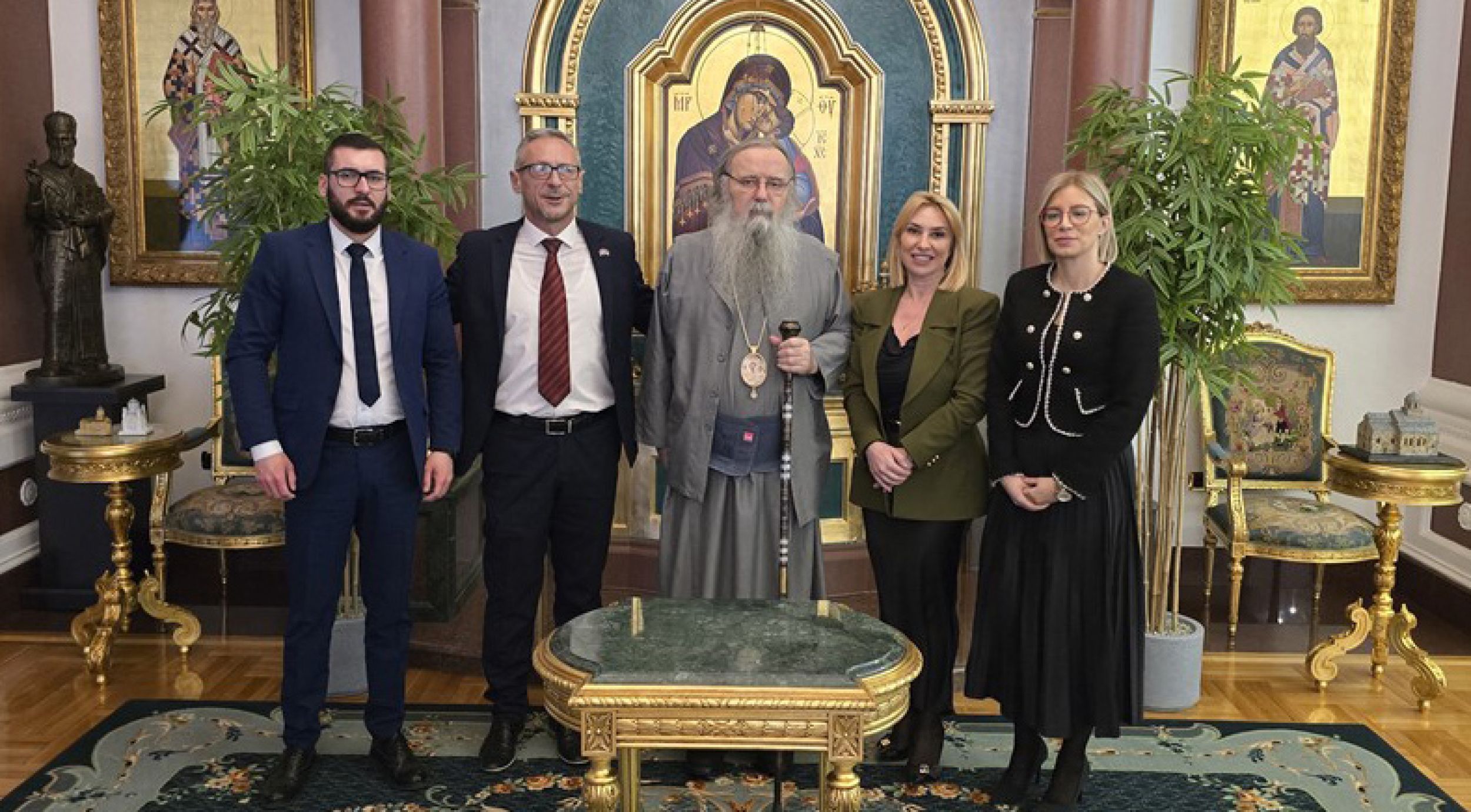 Митрополит Фотије разговарао са министром Раданом Остојићем