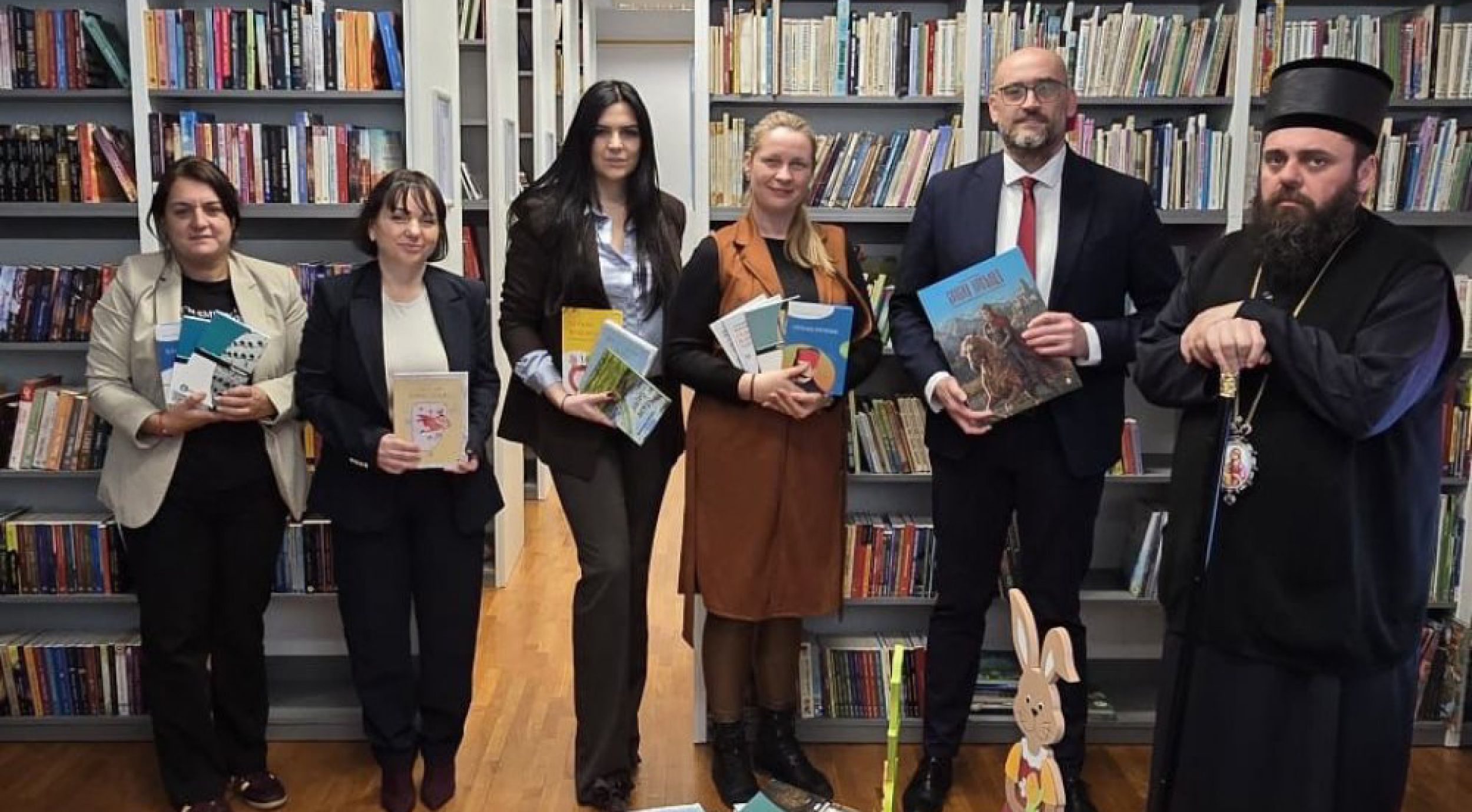 Стотине књига за српске ученике - дар Фондације &bdquo;Света Петка&ldquo;