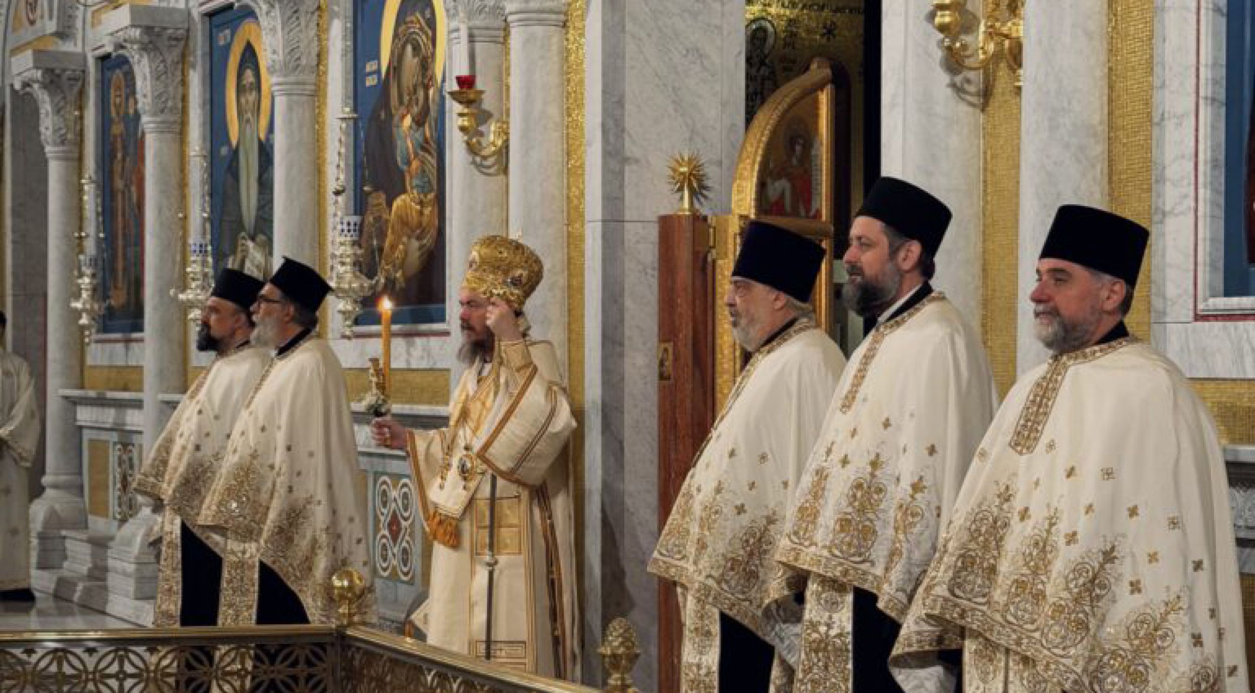 Вечерње љубави у Светосавском храму