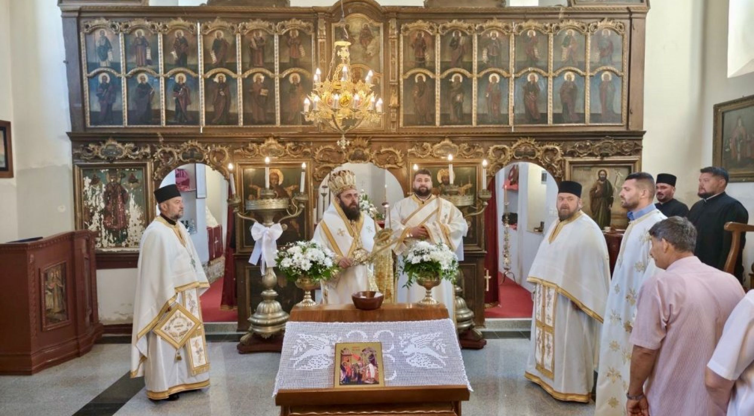 Када је човек у искушењу, вера га буди, нада га уздиже, а љубав га јача